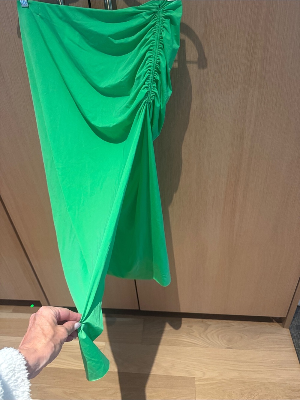 Vix Bright Green Ruched Swim Sarong - Picture 2 of 3